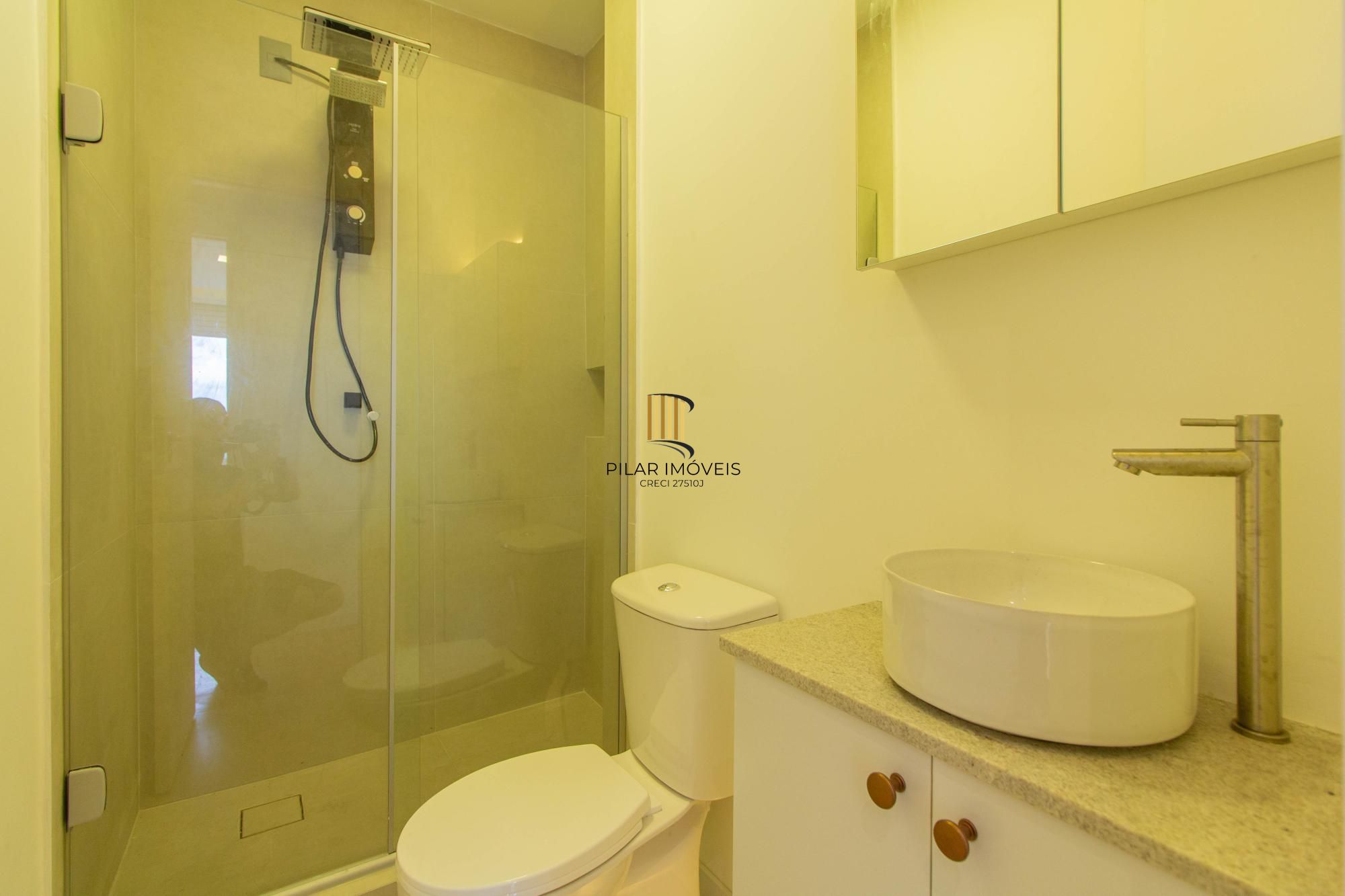 🌅  2 dormitórios junto ao Hospital Santa Casa, Reformado com Vista Única para o Guaíba