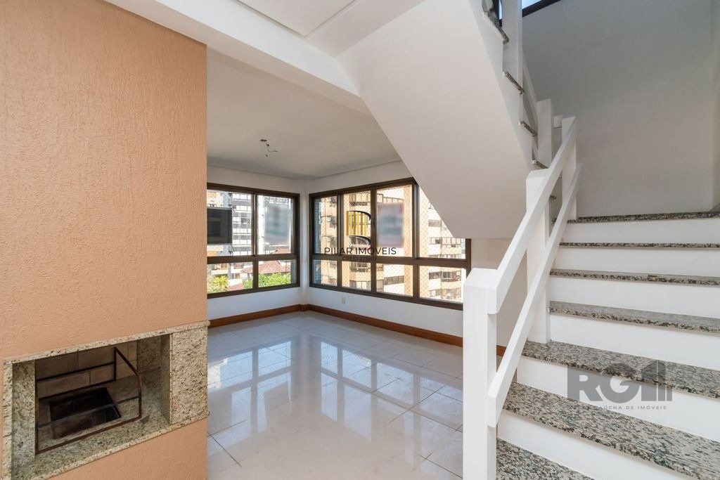 Duplex 3 dormitórios no bairro Mont Serrat