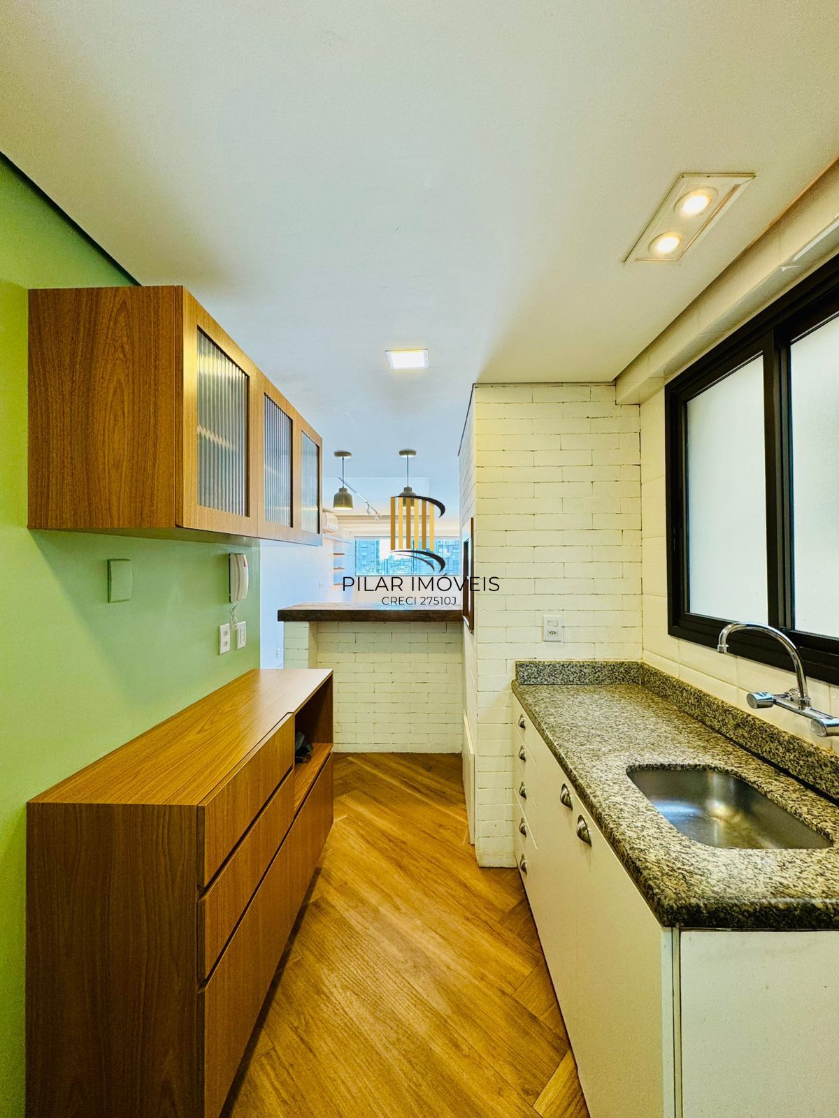 Apartamento Garden à Venda no Petrópolis – 2 Dormitórios, Suíte e 2 Vagas | Porto Alegre