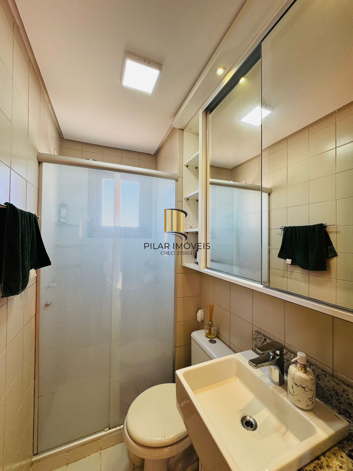 Cobertura com Terraço, Vista Livre e Porteira Fechada na Av. Protásio Alves