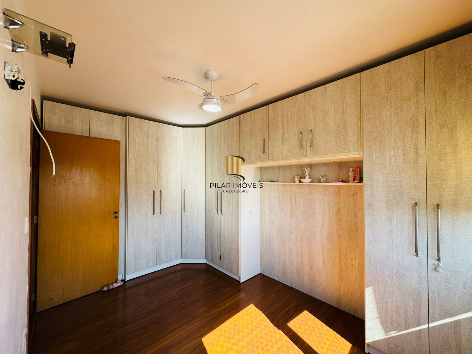 Cobertura com Terraço, Vista Livre e Porteira Fechada na Av. Protásio Alves