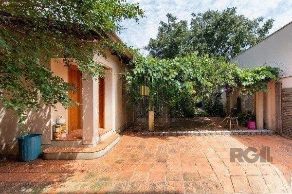 Casa 4 dormitórios no bairro Santana