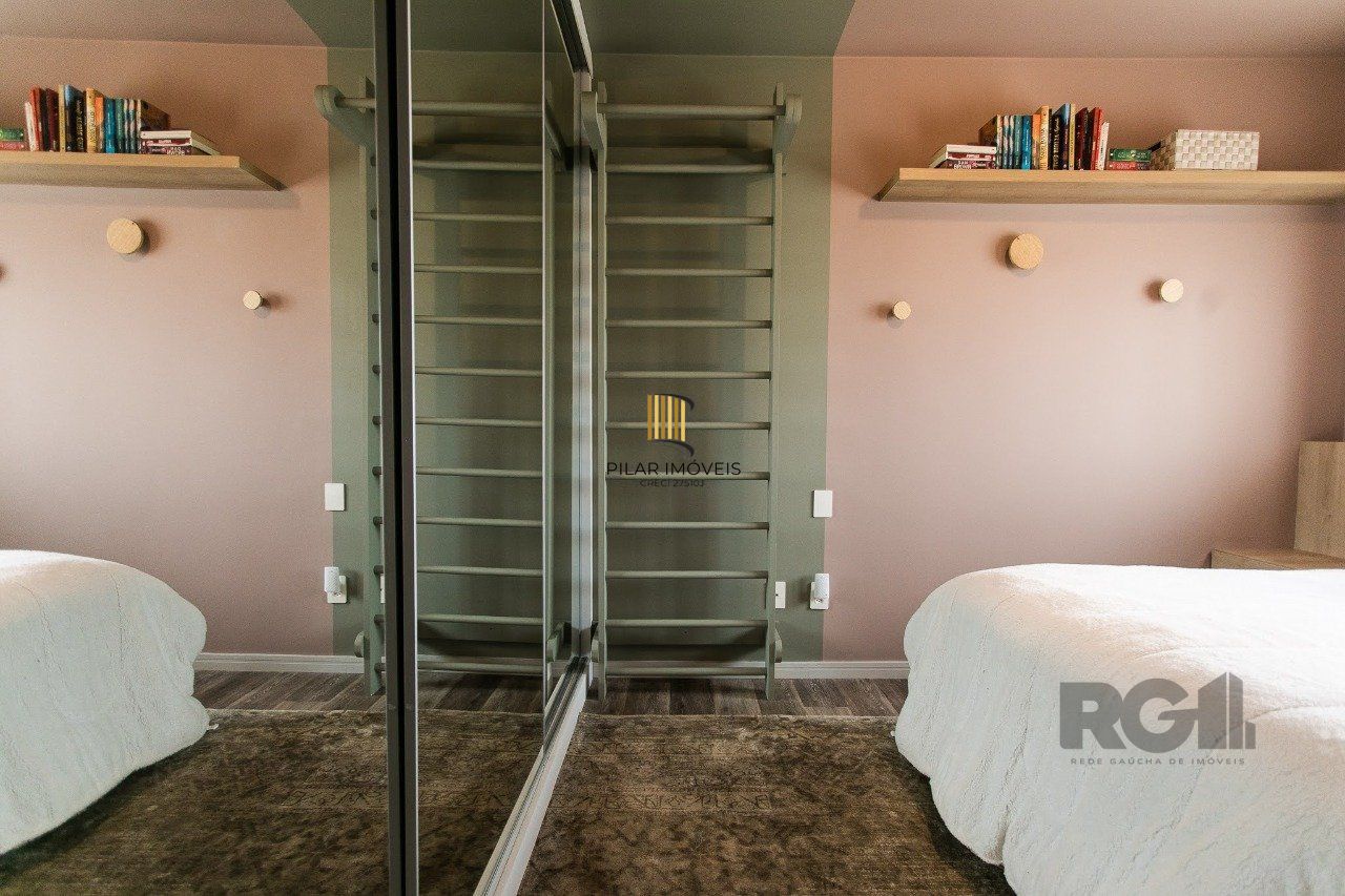 Apartamento de 2 dormitórios, com lareira e churrasqueira no bairro Petrópolis