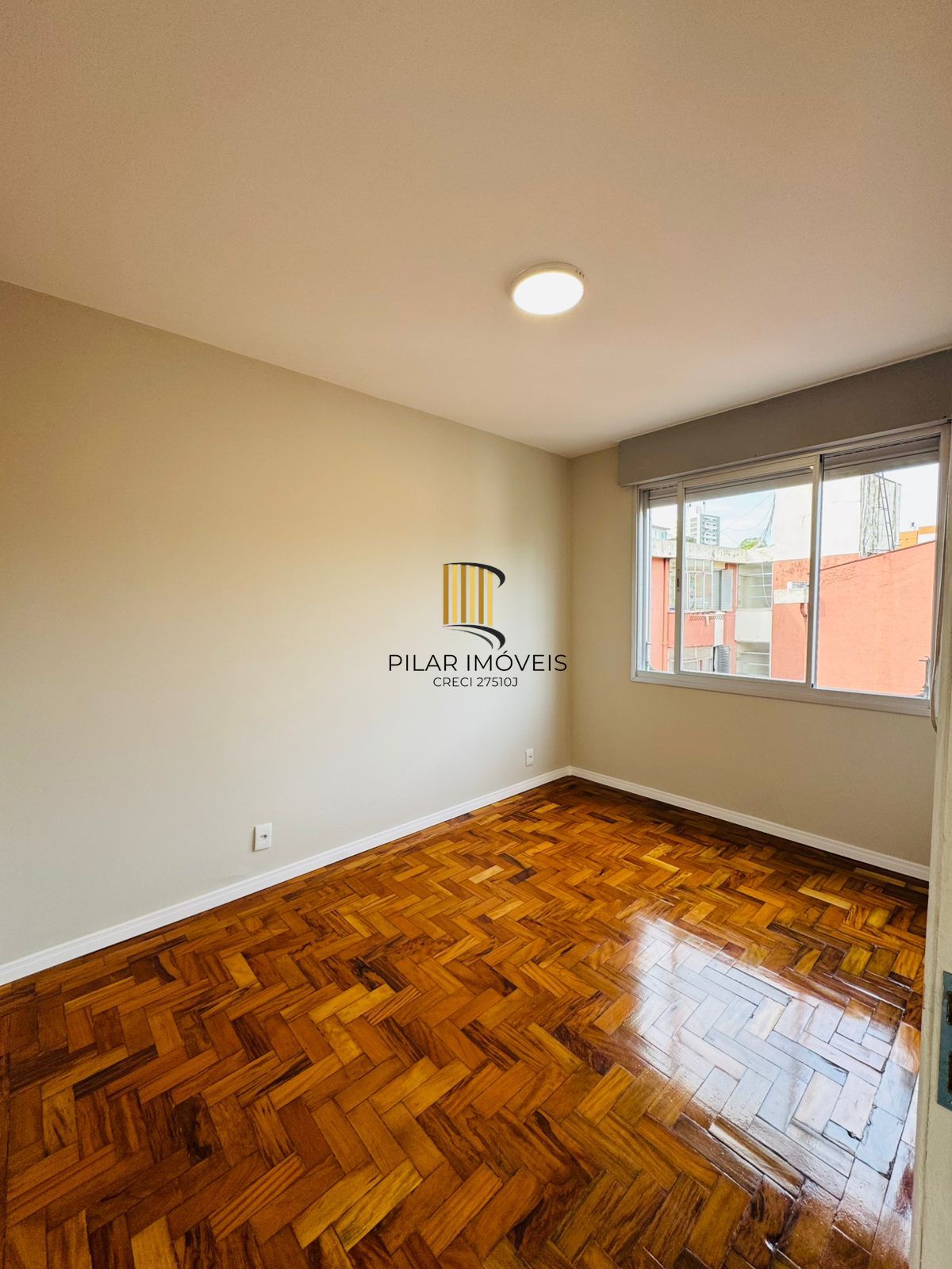 Apartamento com 2 quartos, 47m², reformado, bairro Petrópolis