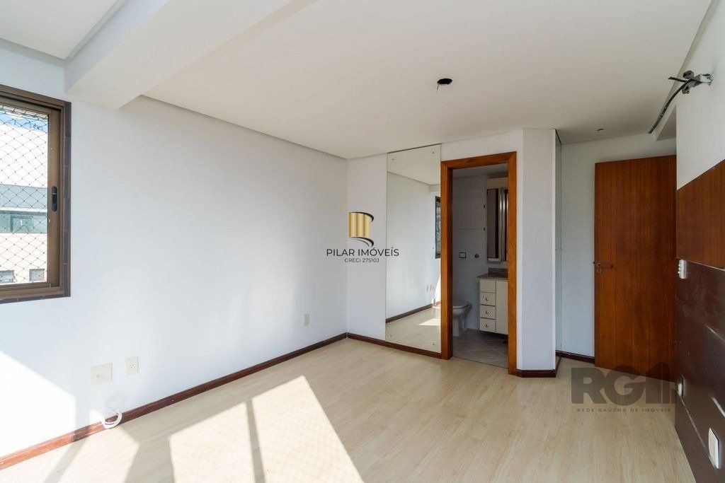 Duplex 3 dormitórios no bairro Mont Serrat