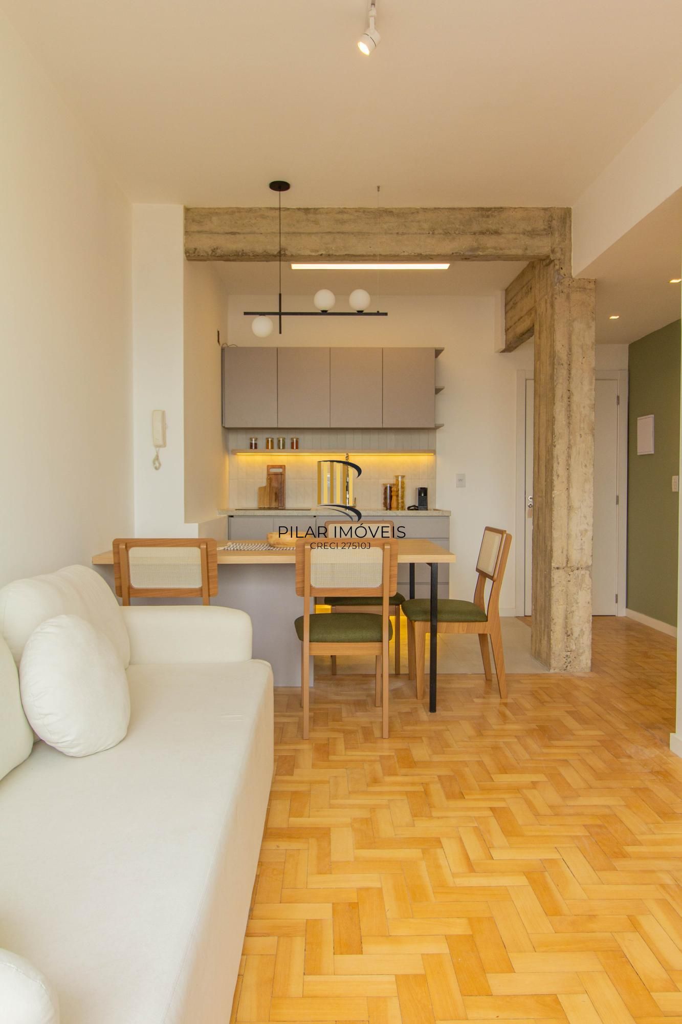 🌅  2 dormitórios junto ao Hospital Santa Casa, Reformado com Vista Única para o Guaíba