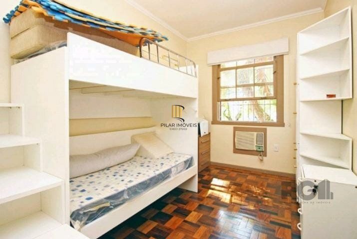Apartamento Reformado com 3 Dormitórios e 3 Vagas no Petrópolis
