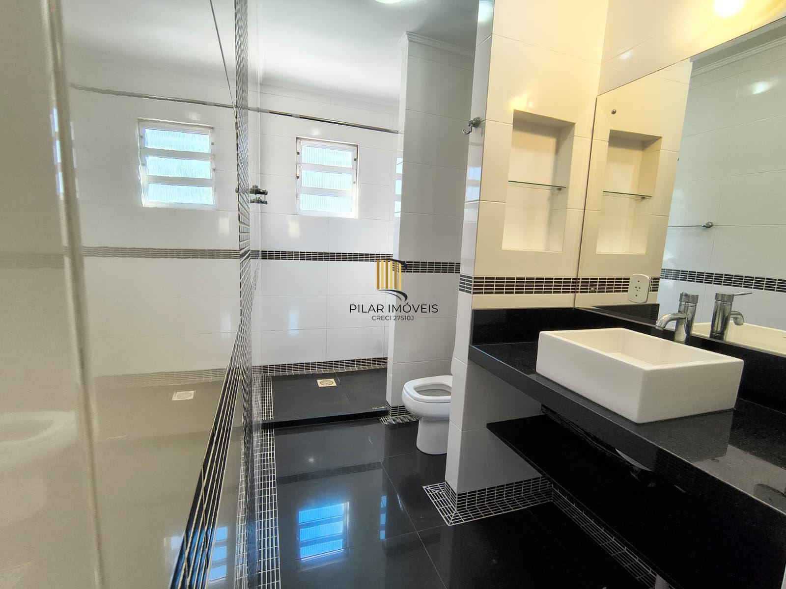 Casa 3 dorm com suite em condominio, infra completa a 5 mim do Bourbon Ipiranga