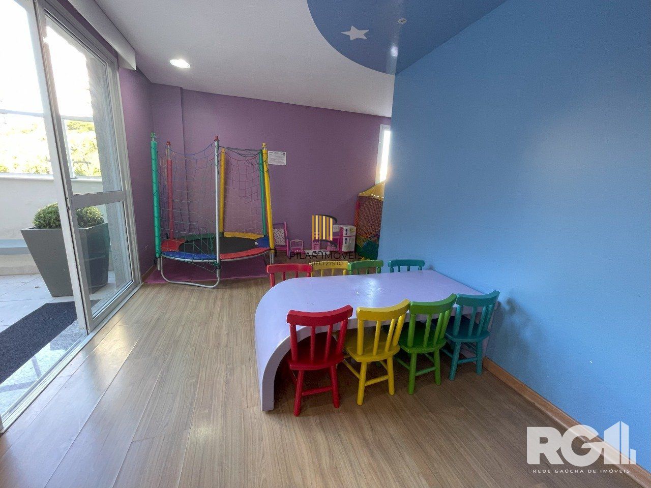 Apartamento com 90m², 2 dorm,  com vaga para 02  carros no Petrópolis.