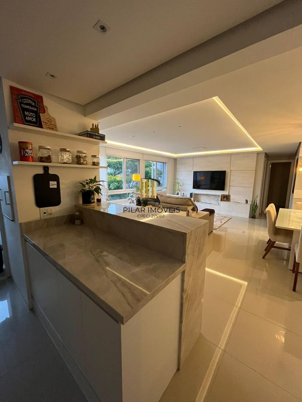 Apartamento com 90m², 2 dorm,  com vaga para 02  carros no Petrópolis.