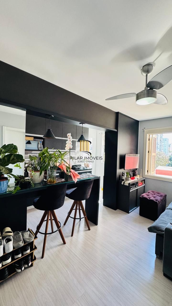 Apartamento 1 Dormitório Semimobiliado no Bairro Partenon