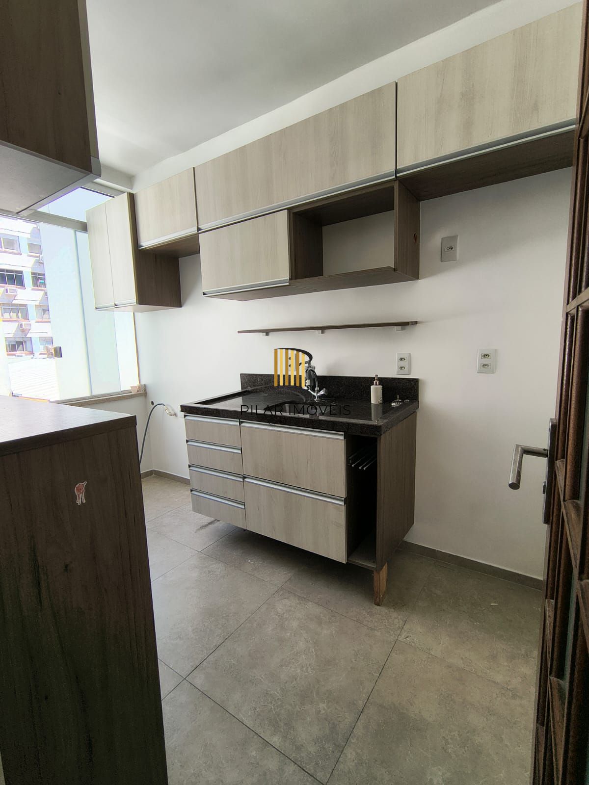 1 Dormitório semi mobiliado na melhor localização do centro histórico