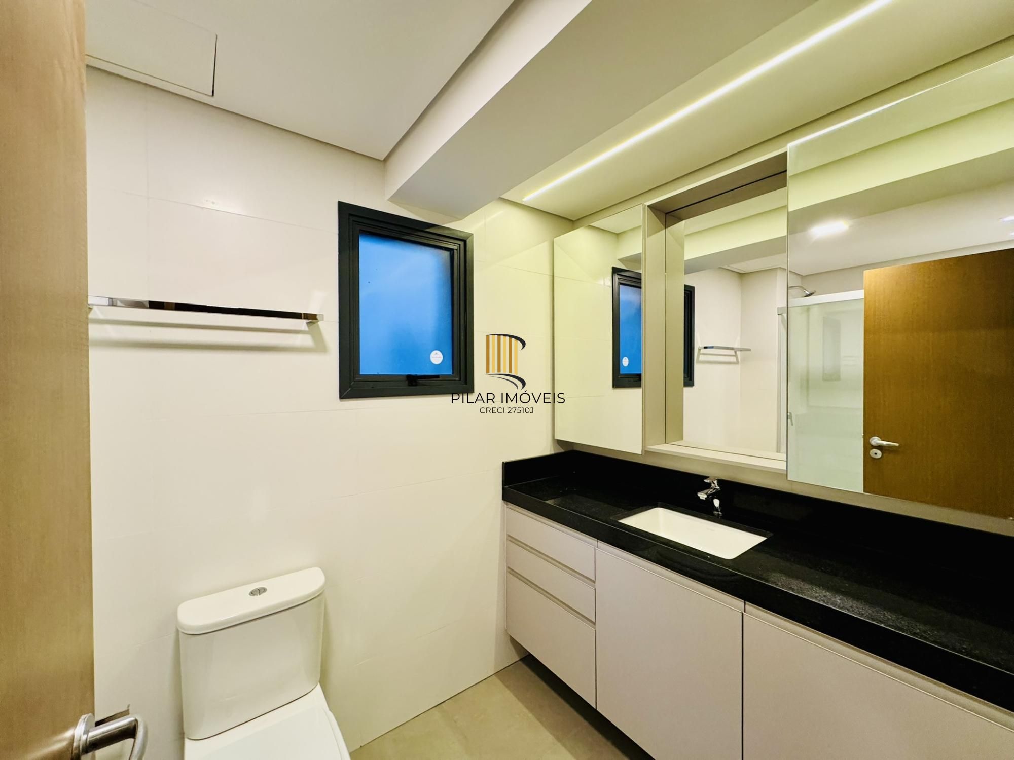 Apartamento 3 Dormitório(s) Bairro Três Figueiras