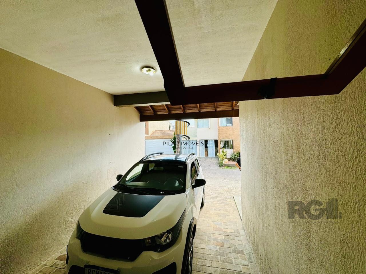 Casa de Condomínio 3 dormitórios no bairro Passo das Pedras