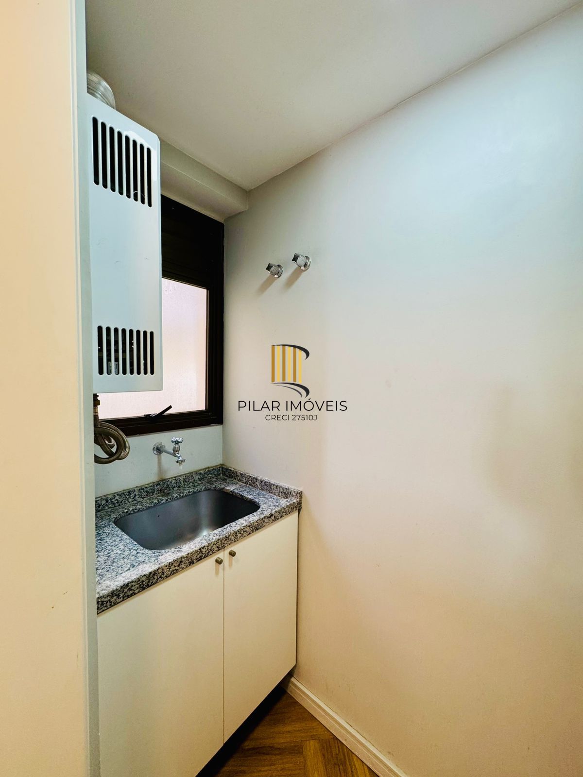 Apartamento Garden à Venda no Petrópolis – 2 Dormitórios, Suíte e 2 Vagas | Porto Alegre