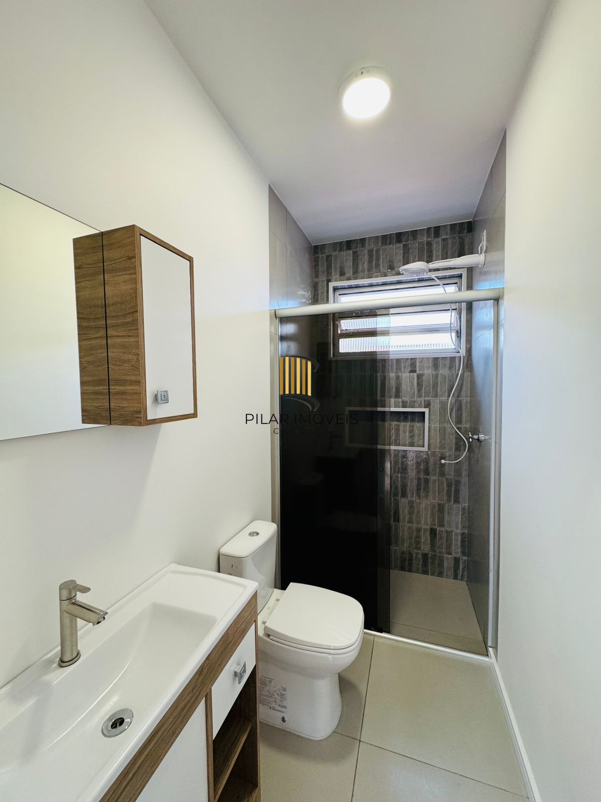 Apartamento com 2 quartos, 47m², reformado, bairro Petrópolis