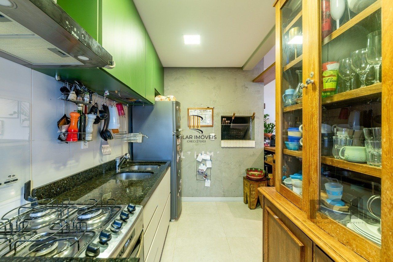 Apartamento de 2 dormitórios, com lareira e churrasqueira no bairro Petrópolis