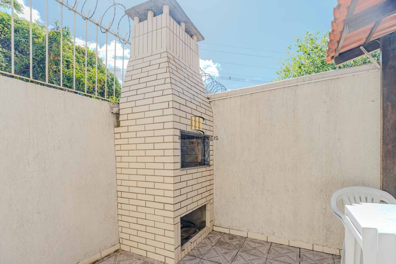 Sobrado com 2 ormitórios e 3 vagas de garagem