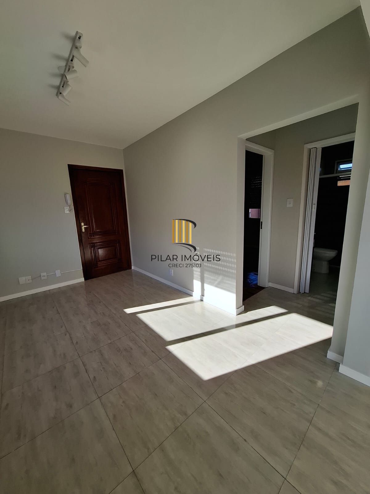 Apartamento com 2 quartos, 47m², reformado, bairro Petrópolis