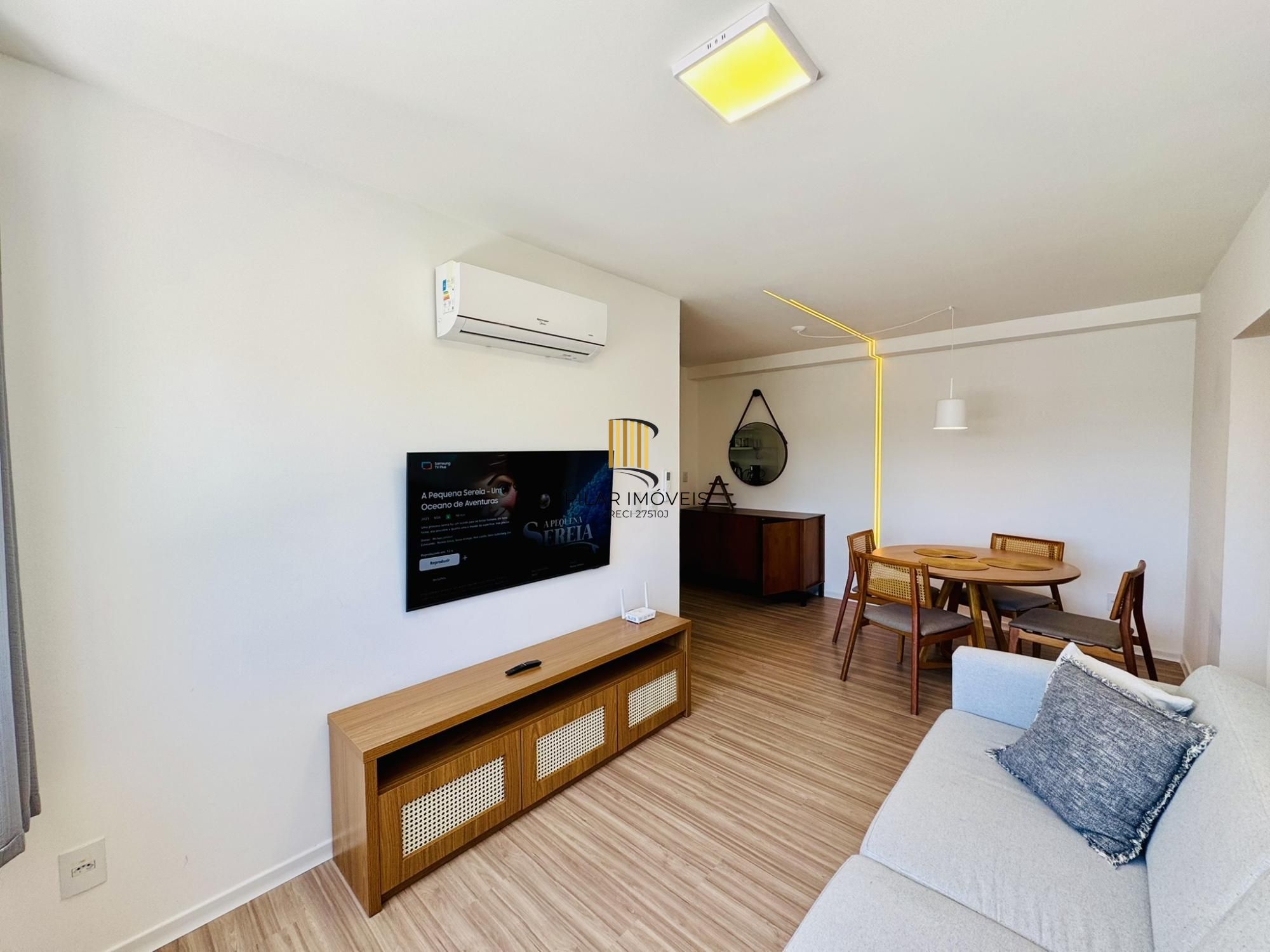 Pronto para Morar! 2 Dormitórios Mobiliado, 2 vagas de garagem