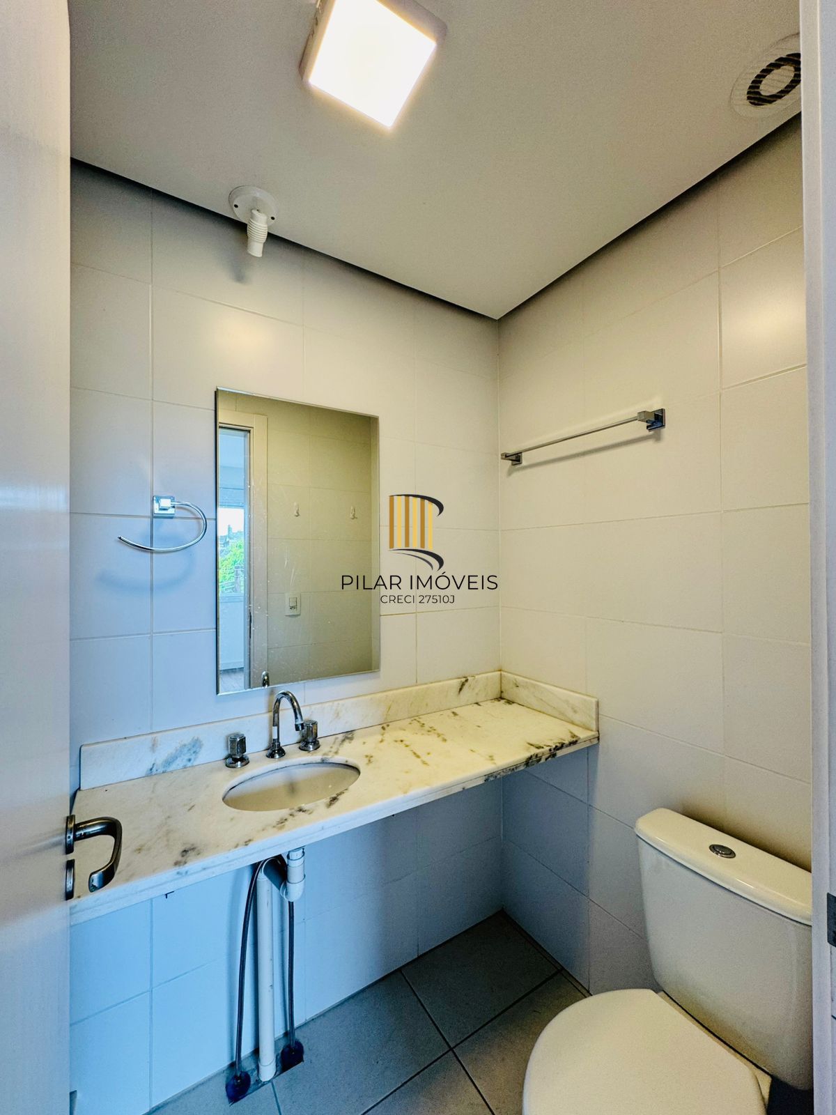 Apartamento 3 dormitórios com 1 suíte no bairro Petrópolis em Porto Alegre.