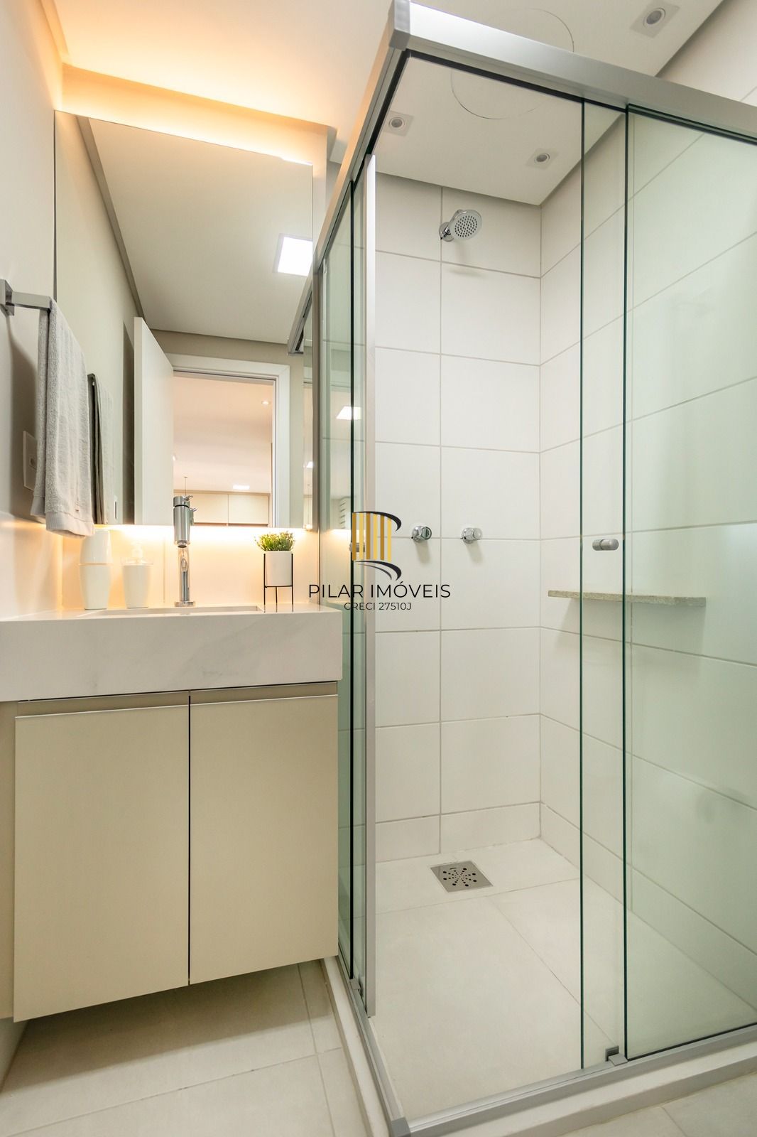 Apartamento decorado e equipado