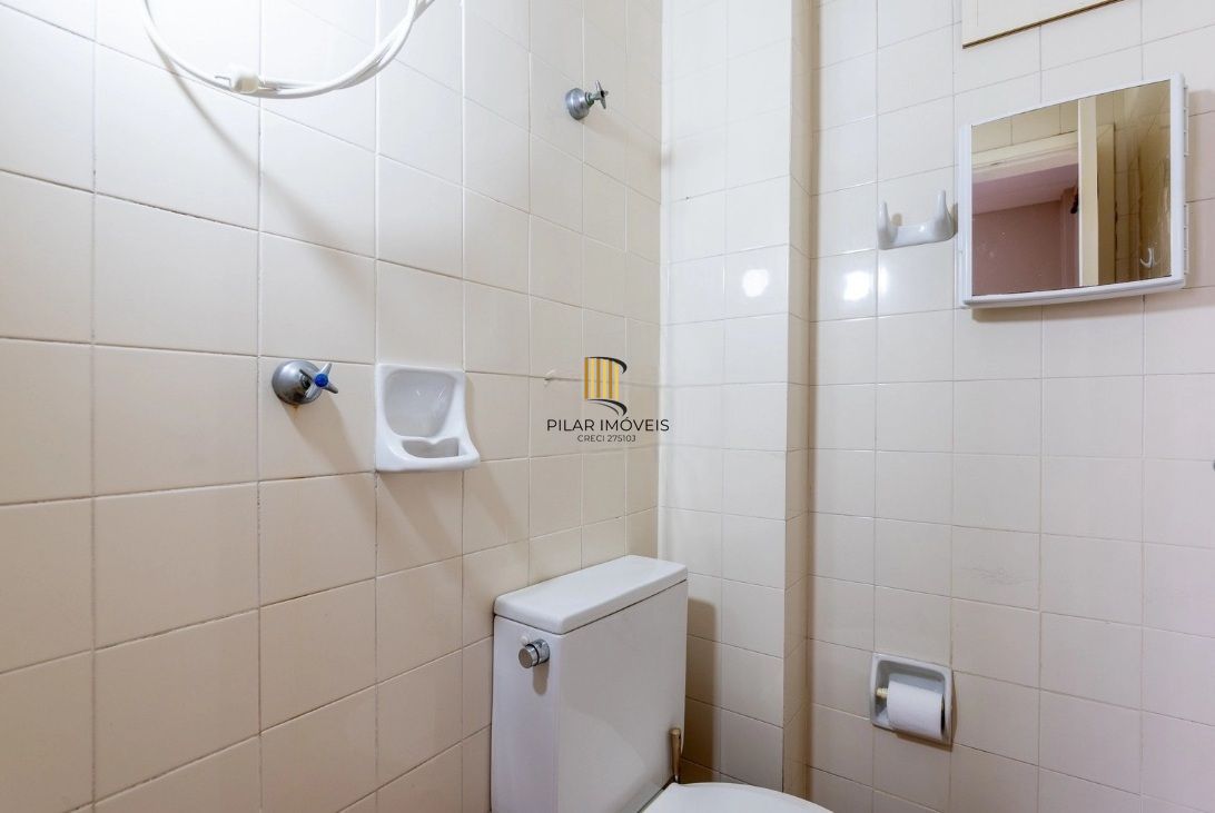 Apartamento com 2 Dormitórios, Churrasqueira, Elevador e Vaga no Petrópolis