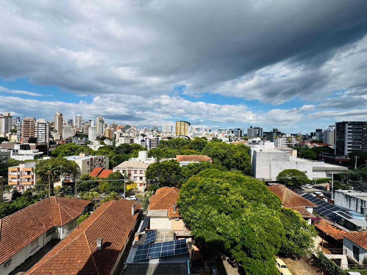 Apartamento 3 dormitórios, 3 banheiros e 2 vagas no Petrópolis