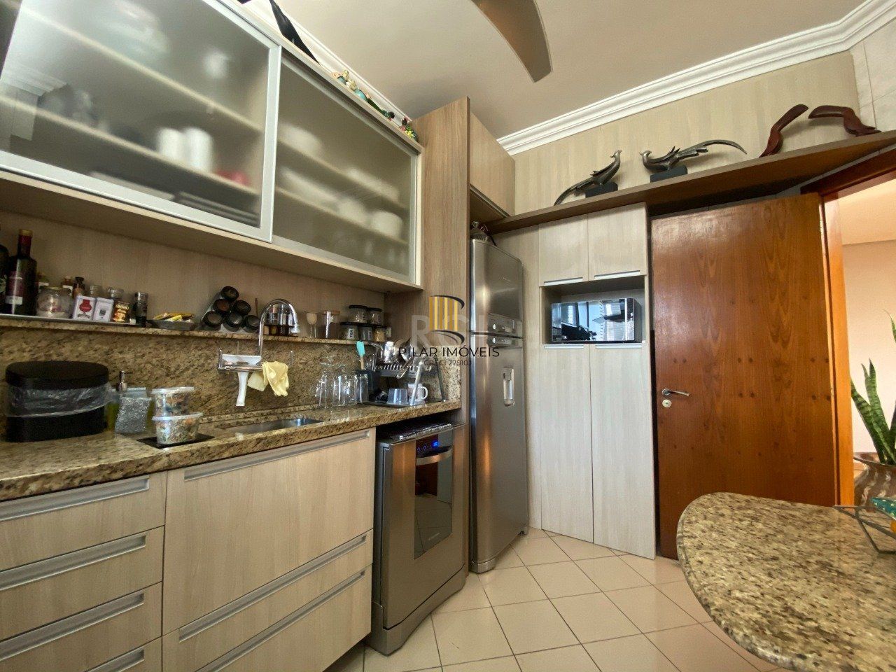 Cobertura para Venda - 278m², 3 dormitórios, sendo 1 suites, 3 vagas - Jardim Itu