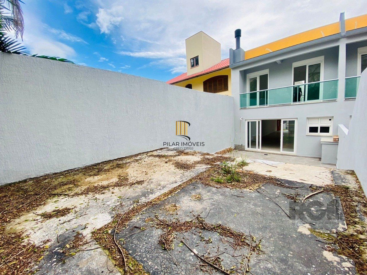 Casa 3 dormitórios no bairro Chácara das Pedras