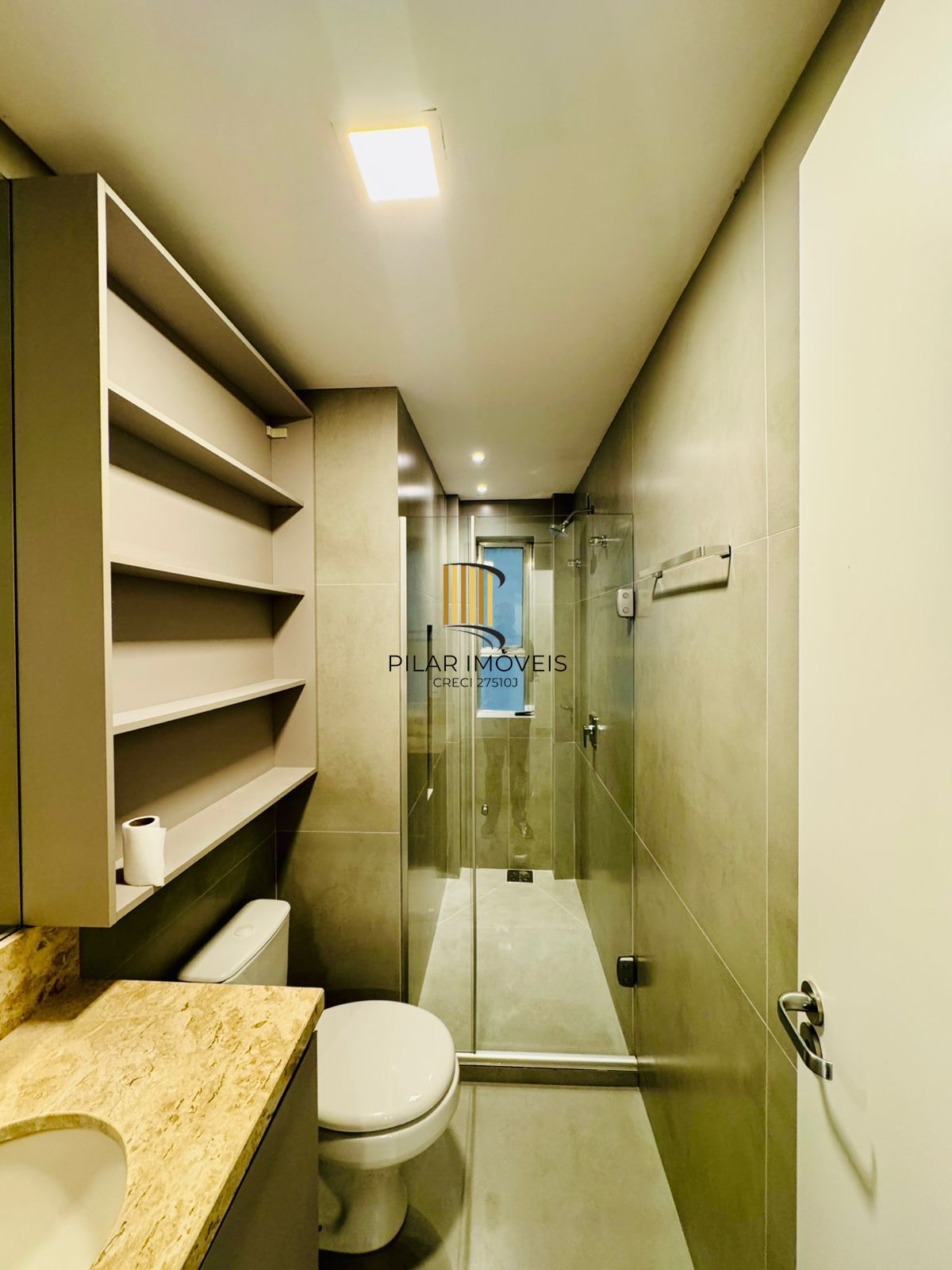 Morar perto de tudo, 3 dormitórios, reformado e mobiliado, com elevador e vaga.