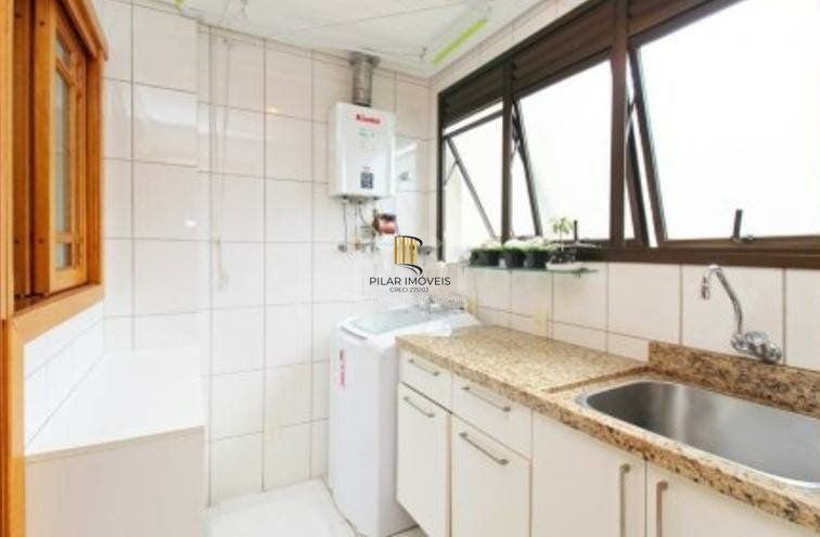 Apartamento 3 dormitórios no bairro Menino Deus