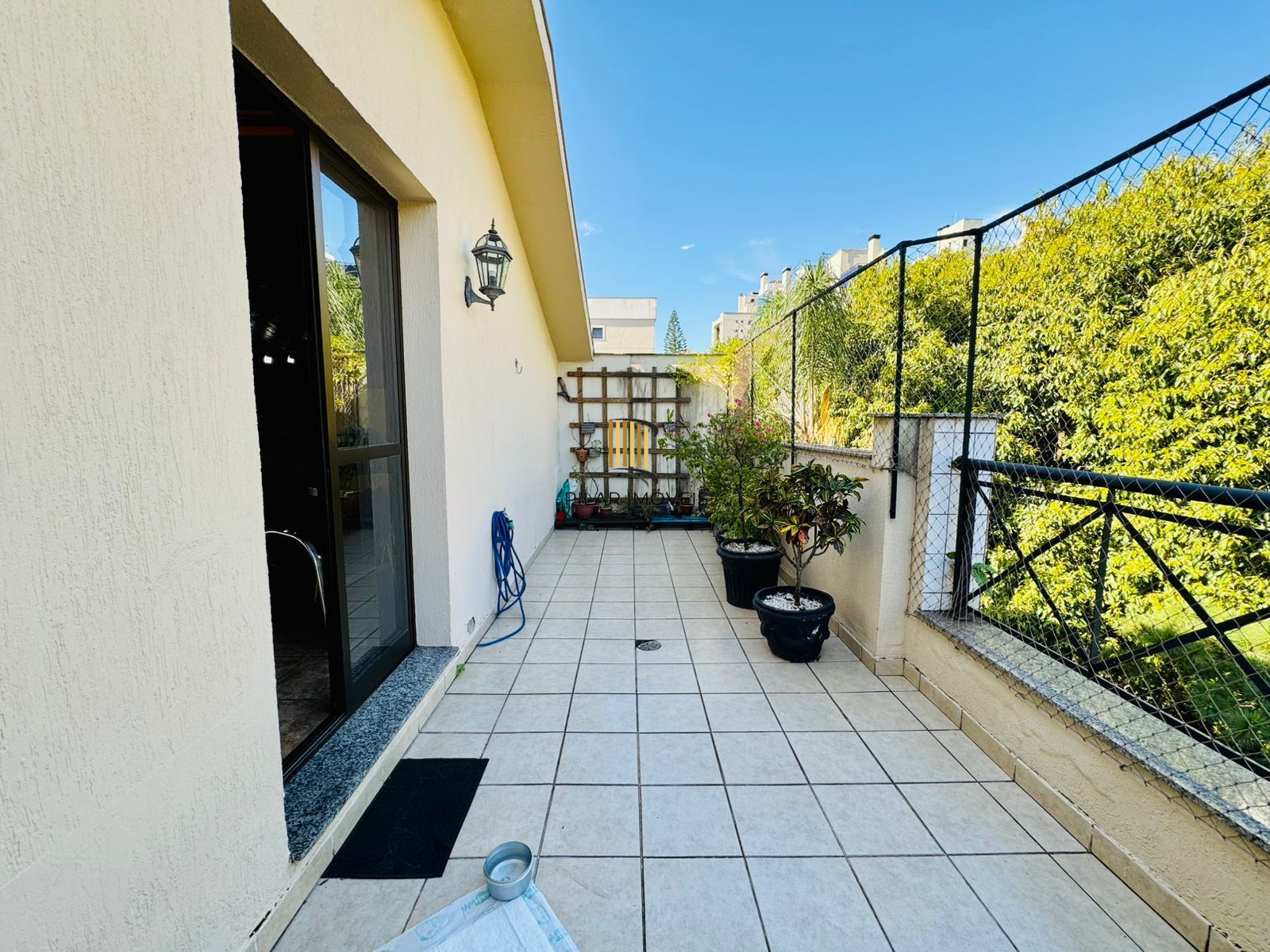 Cobertura no Coração do Petrópolis – 140m² de Conforto e Charme