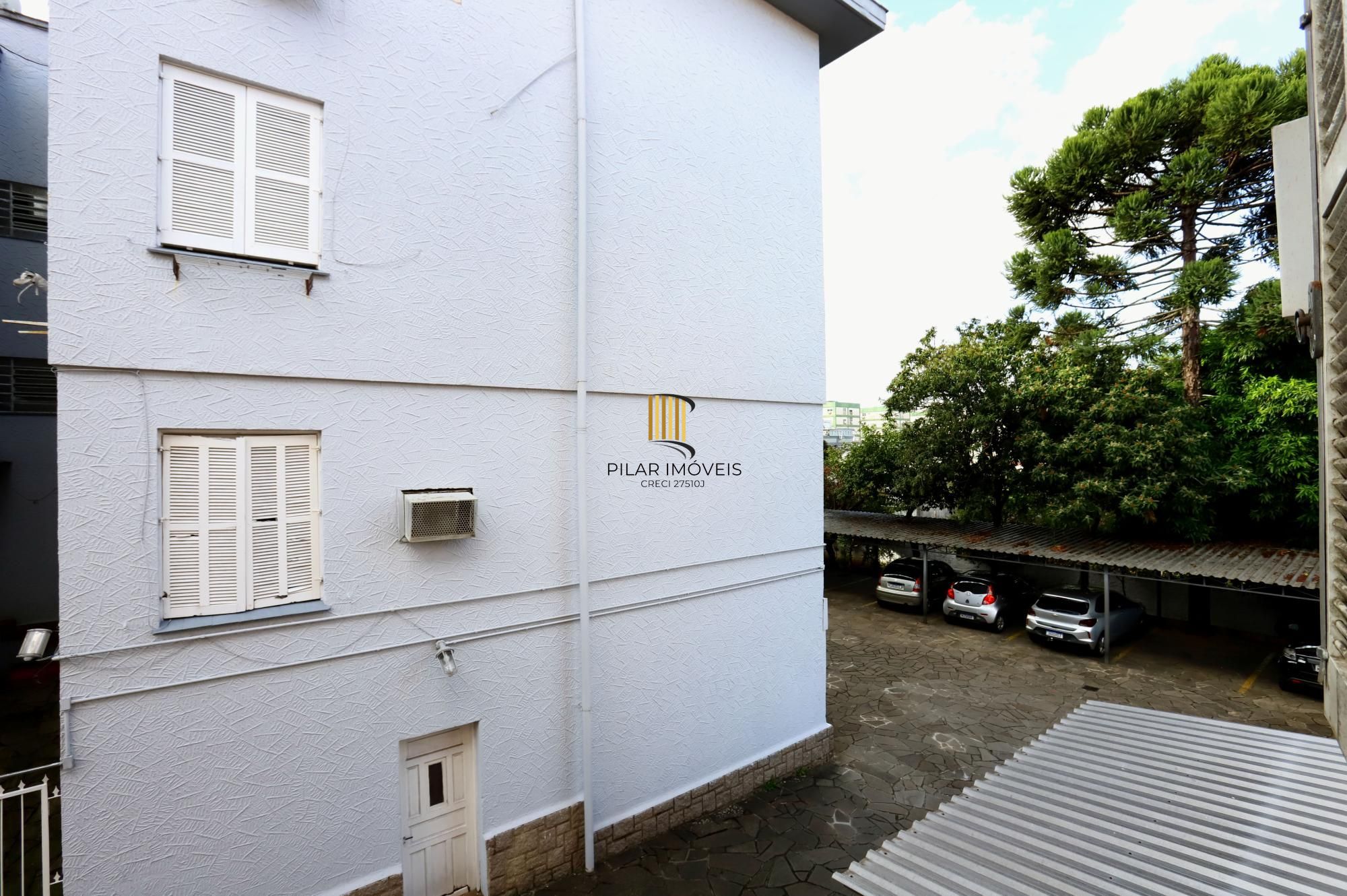 3 dormitórios com 94 privativos com sacada, sol leste, possui 1 vaga