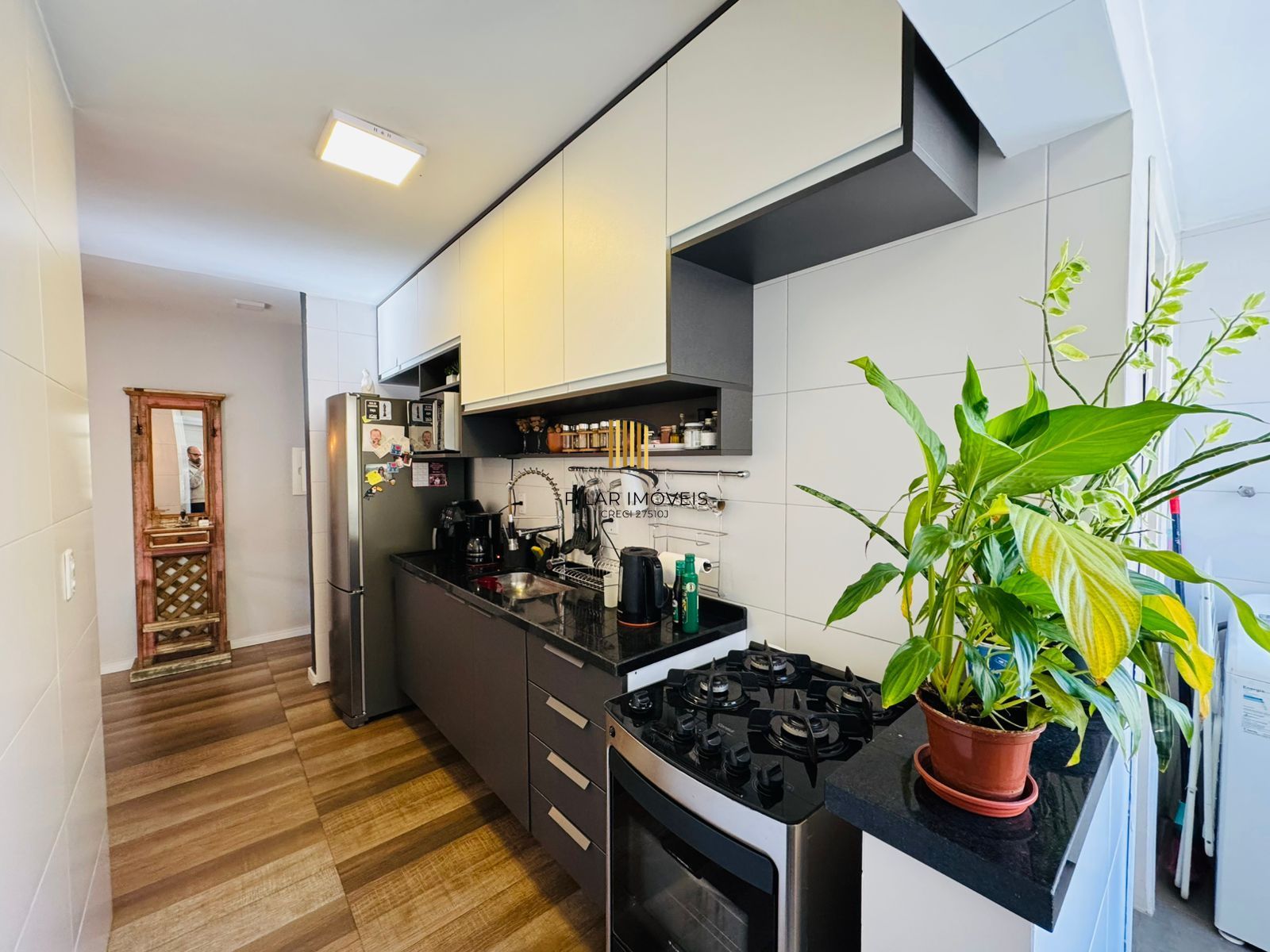 Apartamento Reformado, Ensolarado e a Poucos Passos da Redenção