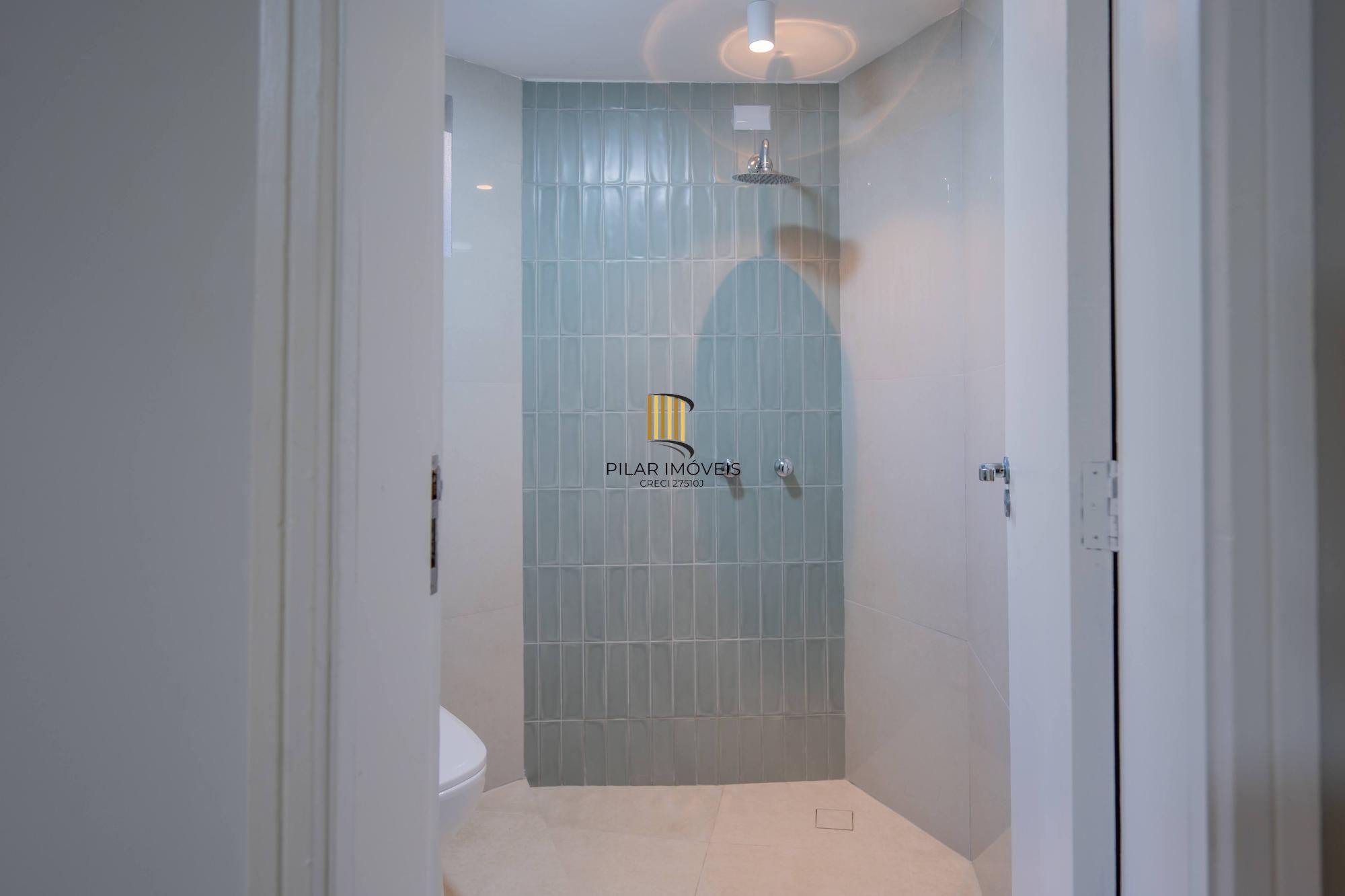 Apartamento com 3 suítes com vista e totalmente reforamdo no Moinhos de Vento