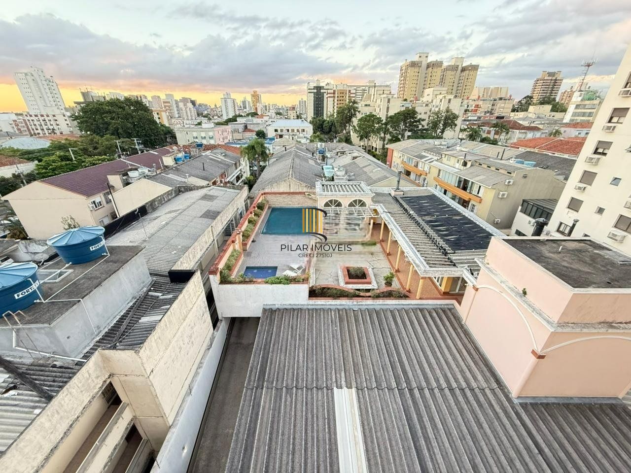 Apartamento Impecável com Vista Panorâmica, 2 Suítes e Living Ampliado