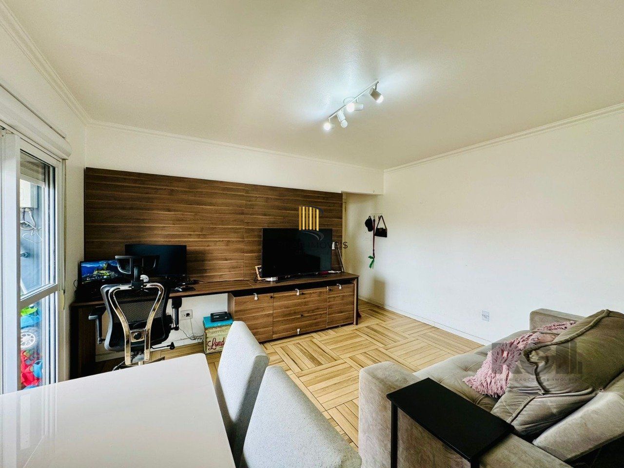 Apartamento 2 dormitórios no bairro Farroupilha