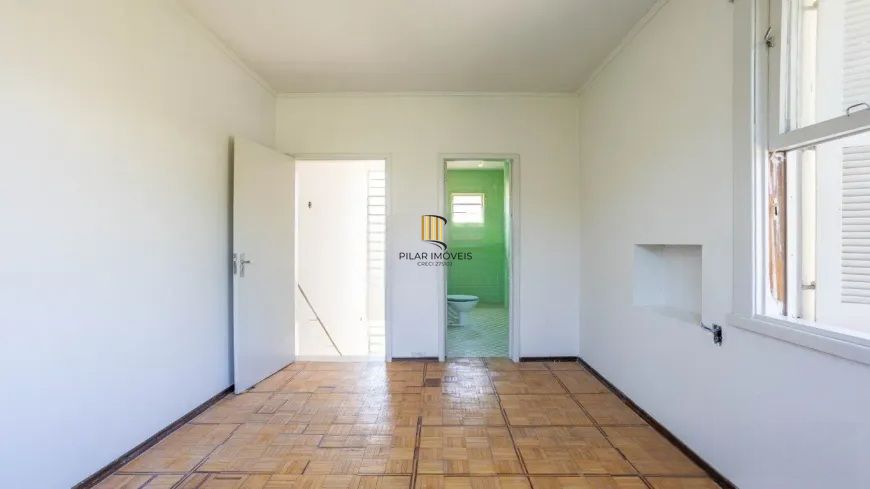 Casa Ampla com Pátio e Excelente Localização no Petrópolis