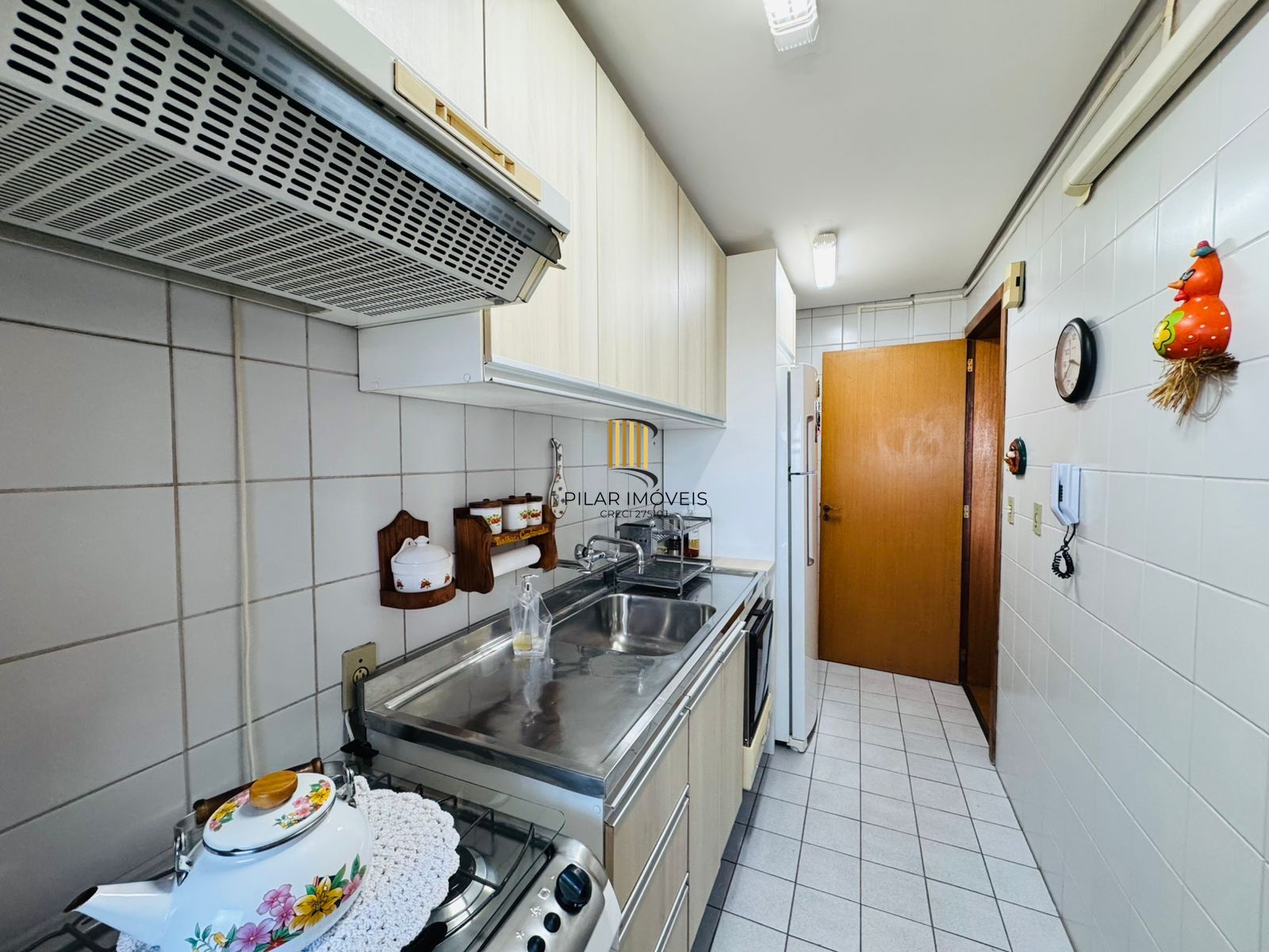 Cobertura com Terraço, Vista Livre e Porteira Fechada na Av. Protásio Alves