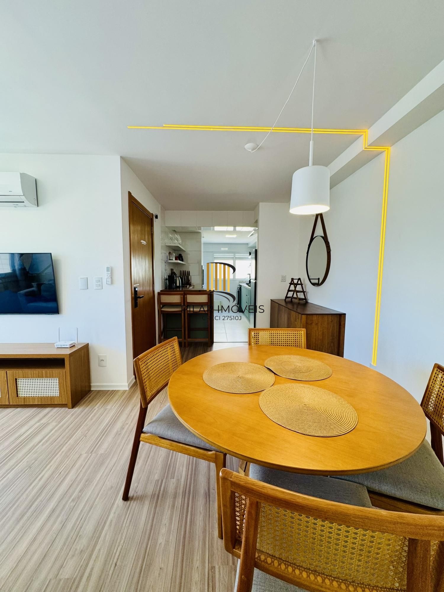 Pronto para Morar! 2 Dormitórios Mobiliado, 2 vagas de garagem