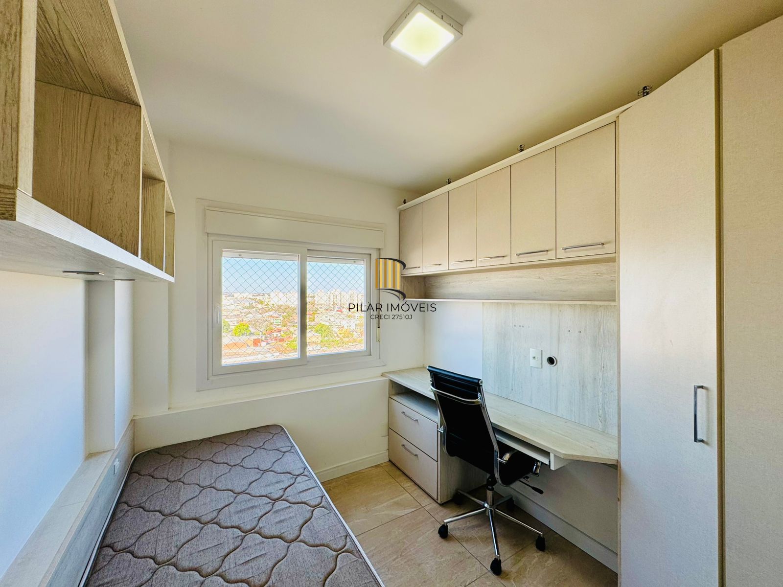 3 dormitórios, andar alto, mobiliado com lazer completo!