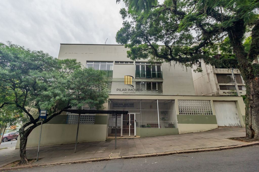 2 Dormitórios com pátio, área de serviço e churrasqueira no Bairro Petrópolis