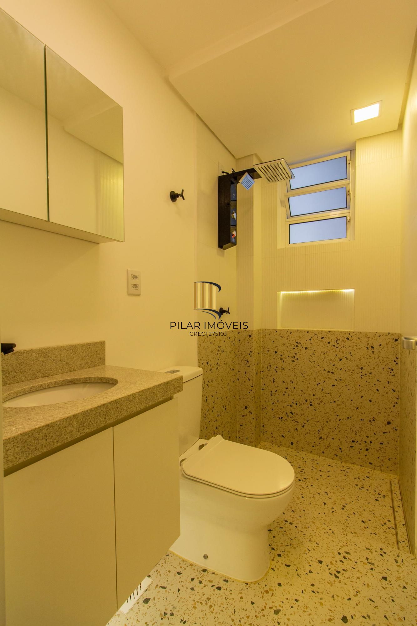 Apartamento Reformado e Semi Mobiliado no Bom Fim