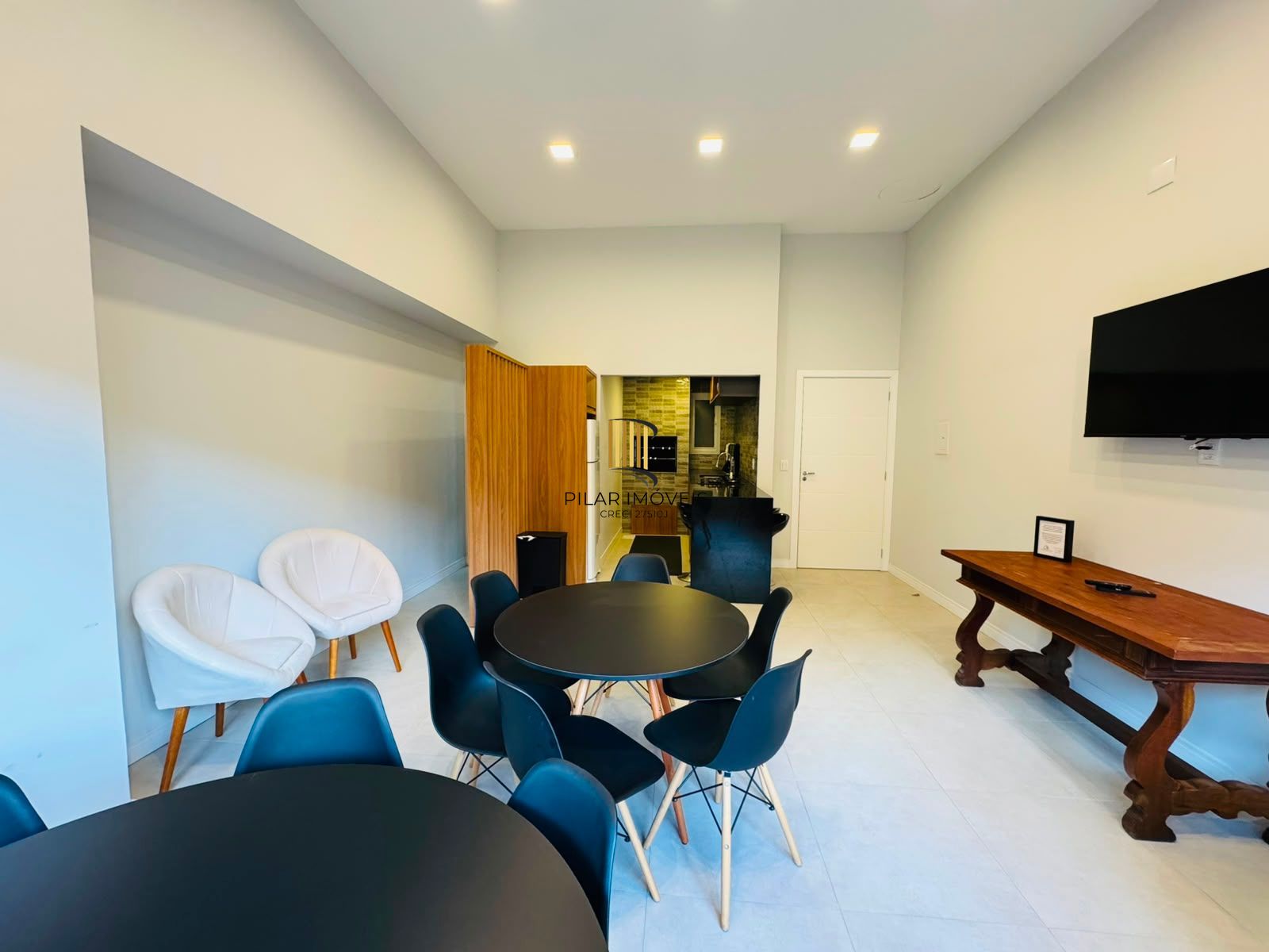 Apartamento 3 dormitórios com suíte e vaga coberta