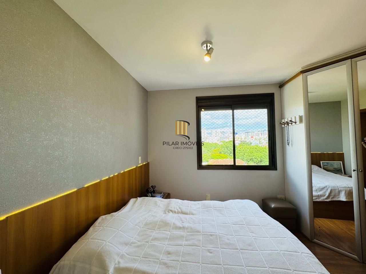 Apartamento 3 dormitórios, 3 banheiros e 2 vagas no Petrópolis