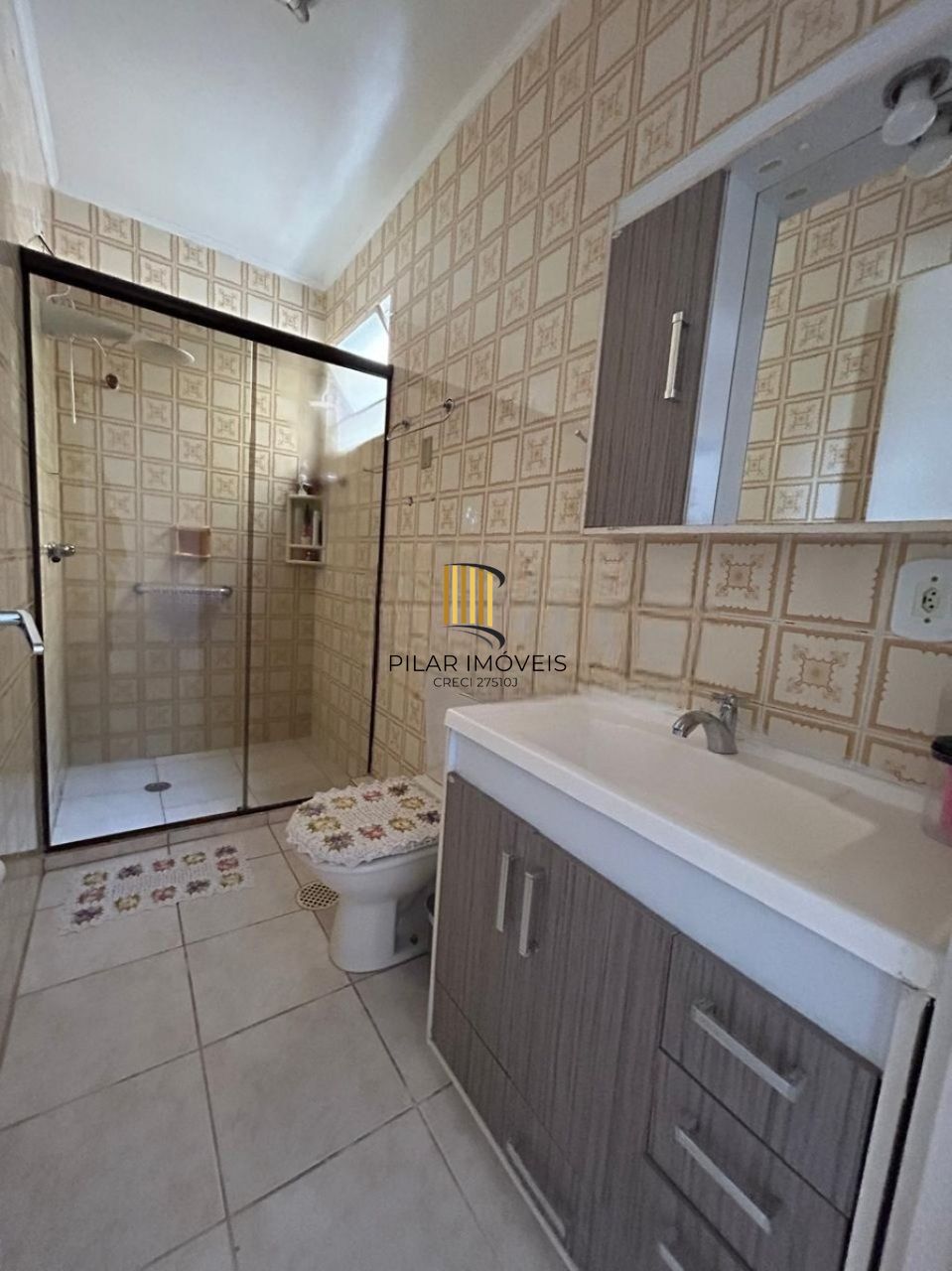 Amplo Apartamento de 3 Dormitórios com Churrasqueira no Bairro Floresta