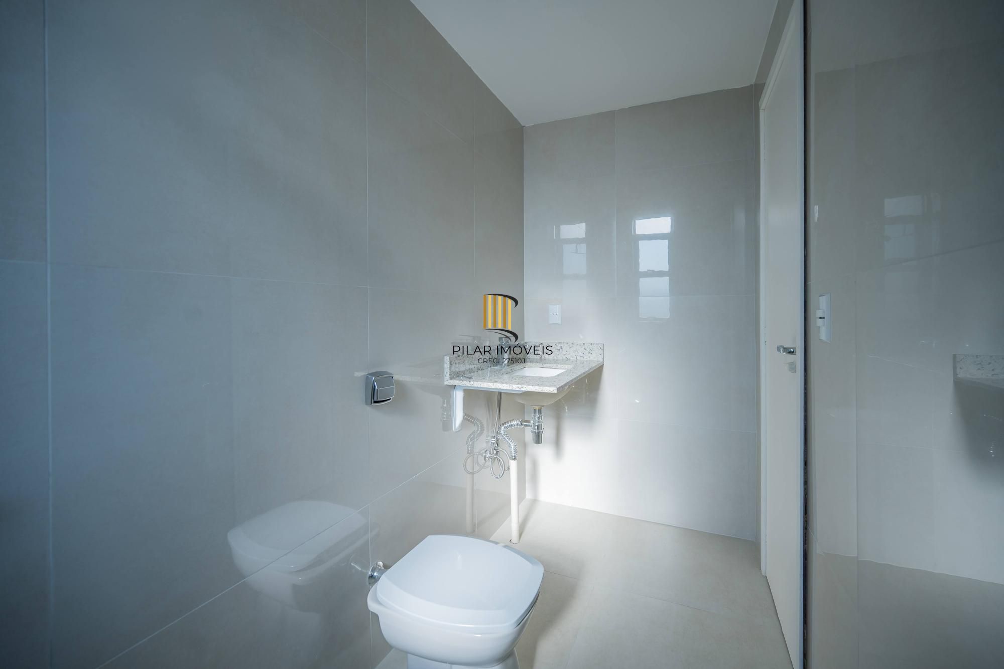 Apartamento com 3 suítes com vista e totalmente reforamdo no Moinhos de Vento