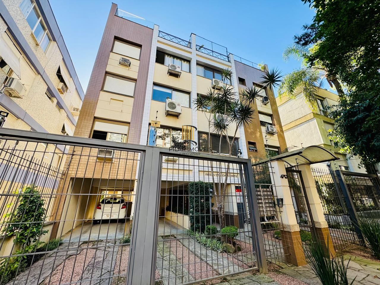 Cobertura no Coração do Petrópolis – 140m² de Conforto e Charme