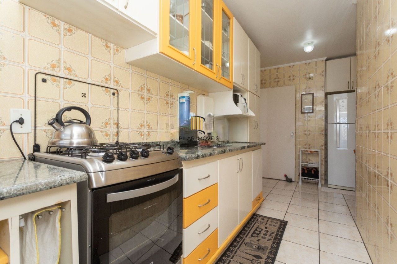 Amplo Apartamento de 3 Dormitórios com Churrasqueira no Bairro Floresta